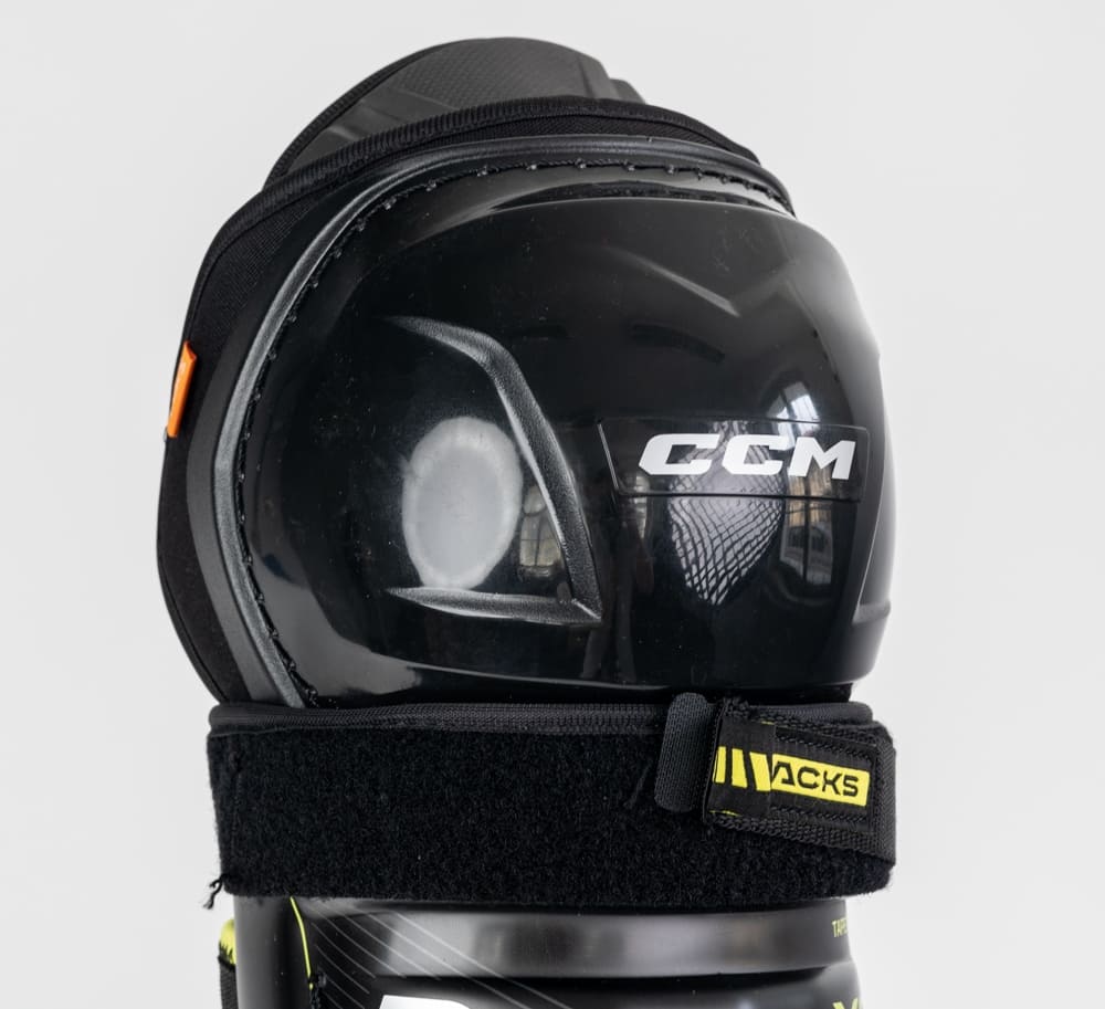 Chrániče holení CCM Tacks XF JR